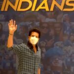 Sachin Tendulkar Instagram - 💙 #Repost @mumbaiindians ・・・ 𝗠𝗔𝗦𝗧𝗘𝗥 THE 𝗕𝗟𝗔𝗦𝗧𝗘𝗥 IS HERE 💙 #OneFamily #MumbaiIndians #MICentral #MI #ReelItFeelIt #ReelKaroFeelKaro #SachinTendulkar #IPL2021
