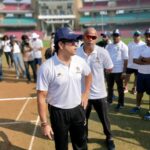 Sachin Tendulkar Instagram - Spent some time with Vinod and the coaches to discuss the day’s game plan. Felt awesome to be back on the field and that too in such a beautiful stadium. #TMGAMumbai #DYPatilStadium