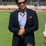 Sachin Tendulkar Instagram - Rang the bell 🔔 at Brabourne Stadium to inaugurate the 4th ODI between India & Windies. Always a blessing to go on the ground and get some grass on my shoes. 😊 Best wishes to both teams for the game today. #INDvWI ‬