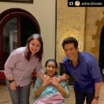 Sachin Tendulkar Instagram - The hours just fly by in the company of wonderful people. Had an amazing evening with you & your family @asha.bhosle! ・・・ #Repost @asha.bhosle Time well spent with the most lovely couple🙏🏻😊 some bonds will always remain @sachintendulkar #anjalitendulkar