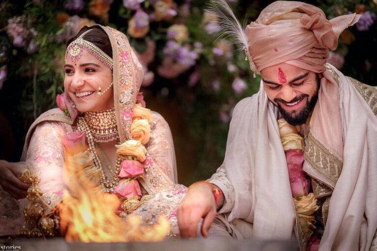 Sachin Tendulkar Instagram - Congratulations and best wishes to the just married @virat.kohli and @anushkasharma. You both look wonderful together. #virushka