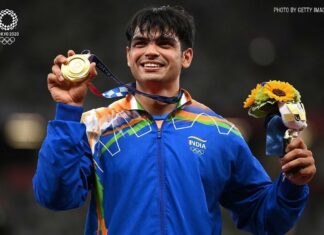 Sachin Tendulkar Instagram - नीरज ने जैवेलिन को पहुंचाया सूरज तक! India shines brighter today because of you, @neeraj____chopra. Your javelin carried the tricolour 🇮🇳 all the way and made it flutter with the pride of every Indian. What a moment for Indian sport! #Olympics #Tokyo2020 #Athletics #Gold