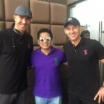 Sachin Tendulkar Instagram - Bumped into old friends @brettlee_58 and @kp24. Check out what Brett has to say about the time I gave him my bat. Watch the video on #100MB http://pbl.cm/100mbapp