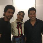 Sachin Tendulkar Instagram – A quick picture with @freidapinto & @iamsrk before we went onstage at the @glblctznin festival! #globalcitizenindia