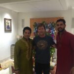 Sachin Tendulkar Instagram - And then there were three 😉 #JontyRhodes @yuvisofficial