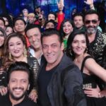 Salman Khan Instagram – Yahan toh ek selfie banti hai. The world’s biggest music league is here! Chal MEGA SELFIE lele re. 🤳

Watch the opening ceremony of the #IndianProMusicLeague, Tonight, 8 PM on @ZeeTV

#IPMLonZeeTV #MusicUnchaRaheHamara #IPMLOpeningCeremony
#zeetv @zee5 @ipml_official @zeestudiosofficial