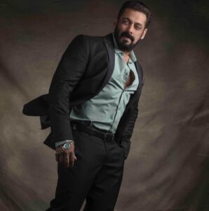 Salman Khan Instagram - To all my fans.. thank u for your love support n concern. Khayal rakho apna n parivaar ka. God bless n loveee u tooo...