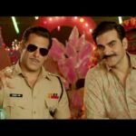 Salman Khan Instagram - Le aaye aap sabhi ke liye humaari picture 'Dabangg 3'. Hume kya dekh rahe ho, jaake film dekho! #Dabangg3InCinemas (Ticket Booking Link in bio) @arbaazkhanofficial @aslisona @saieemmanjrekar @prabhudevaofficial @kichchasudeepa @nikhildwivedi25 @skfilmsofficial @saffron_bm