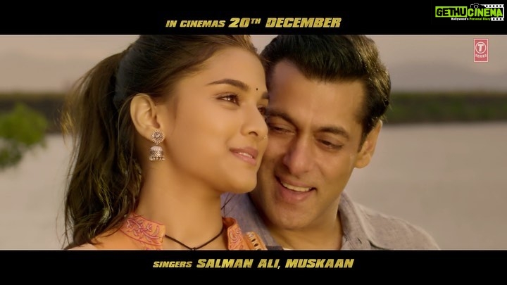 Salman Khan Instagram - Hum aur humari Khushi, lekar aaye h humare romance ka fasaana! #Awara @arbaazkhanofficial @aslisona @saieemmanjrekar @prabhudevaofficial @kichchasudeepa @nikhildwivedi25 @thesajidwajid @officialsalman.ali @singer.muskaan @skfilmsofficial @saffron_bm @tseries.official