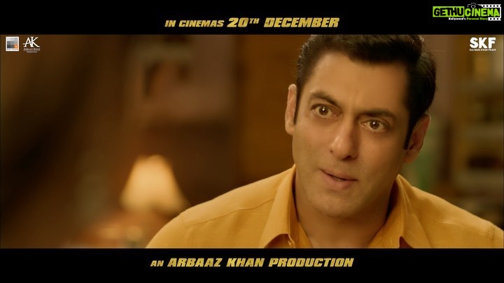 Salman Khan Instagram - King of romance Shah Rukh Khan ya hum? Khushi ke dil ki baat samajhana itna easy bhi nahi hai...#4DaysToDabangg3 (Ticket Booking Link in bio) @arbaazkhanofficial @aslisona @saieemmanjrekar @prabhudevaofficial @kichchasudeepa @nikhildwivedi25 @skfilmsofficial @saffron_bm