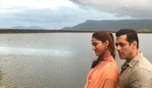 Salman Khan Instagram - On location #dabangg3 . . . @saieemmanjrekar