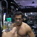 Salman Khan Instagram – Don’t thakao paani bachao