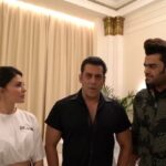 Salman Khan Instagram - ‪@jacquelinef143 @manieshpaul @orbiteventsuae @sunglowentertainment @sohailkhanofficial @aadu_adil @jordy_patel #DabanggTour