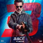 Salman Khan Instagram - Shamsher: Bhaiji Humre boss . #Race3 #Race3ThisEid @anilskapoor @SKFilmsOfficial @Tips
