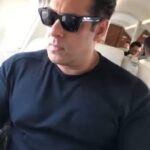 Salman Khan Instagram – Getting ready for showtime tomorrow 
#dabanggtournewdelhi #redrocksentertainment #jlnarena #jaevents  #sohailkhanentertainment