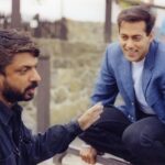 Salman Khan Instagram - Baees saal ho Gaye #HumDilDeChukeSanam ko….. @ajaydevgn #SanjayLeelaBhansali @bhansaliproductions