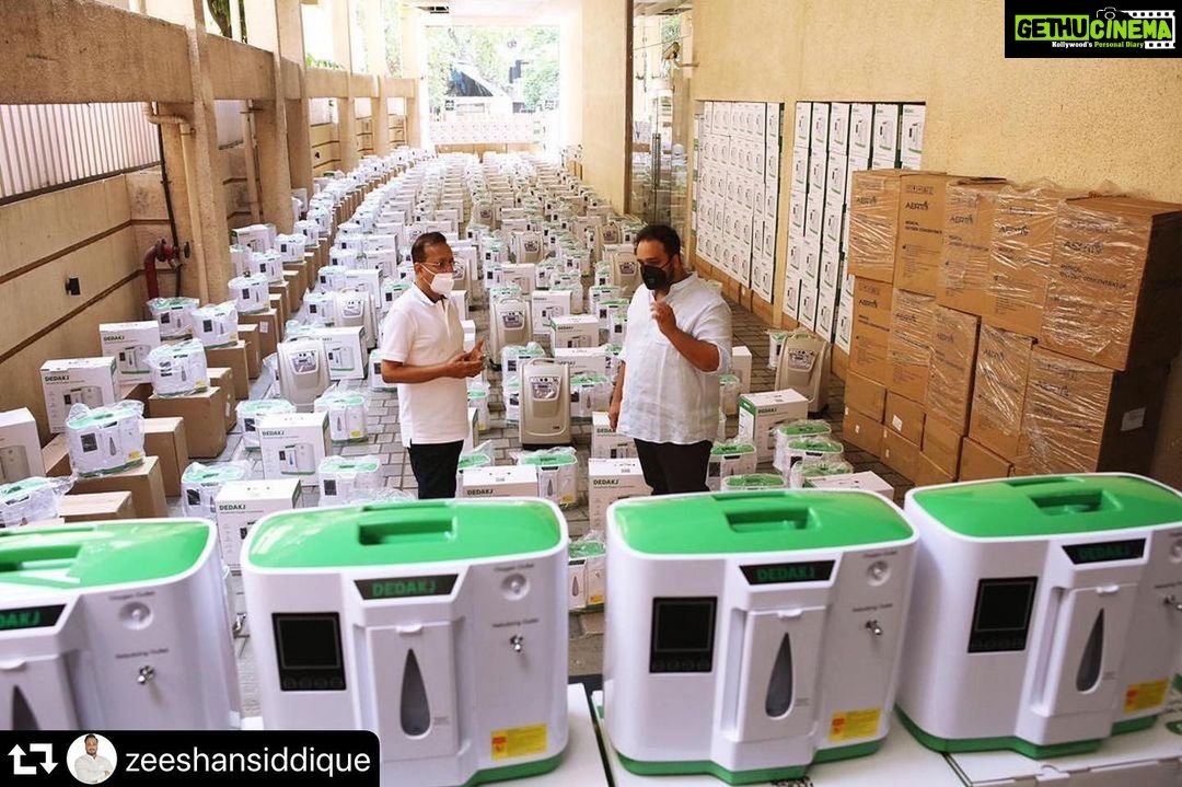 Salman Khan Instagram - #repost @zeeshansiddique @babasiddiqueofficial ・・・ Our first lot of 500 oxygen concentrators have reached mumbai. Covid positive patients who need these oxygen concentrators for an emergency situation can call us on 8451869785. Or you can tag/DM me. We will be giving these concentrators for free, pls return them once done using.