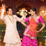 Salman Khan Instagram – Sab ko prem ratan prapt hona chahiye .
#PRDPTitleTrack bit.ly/prdptitletrack