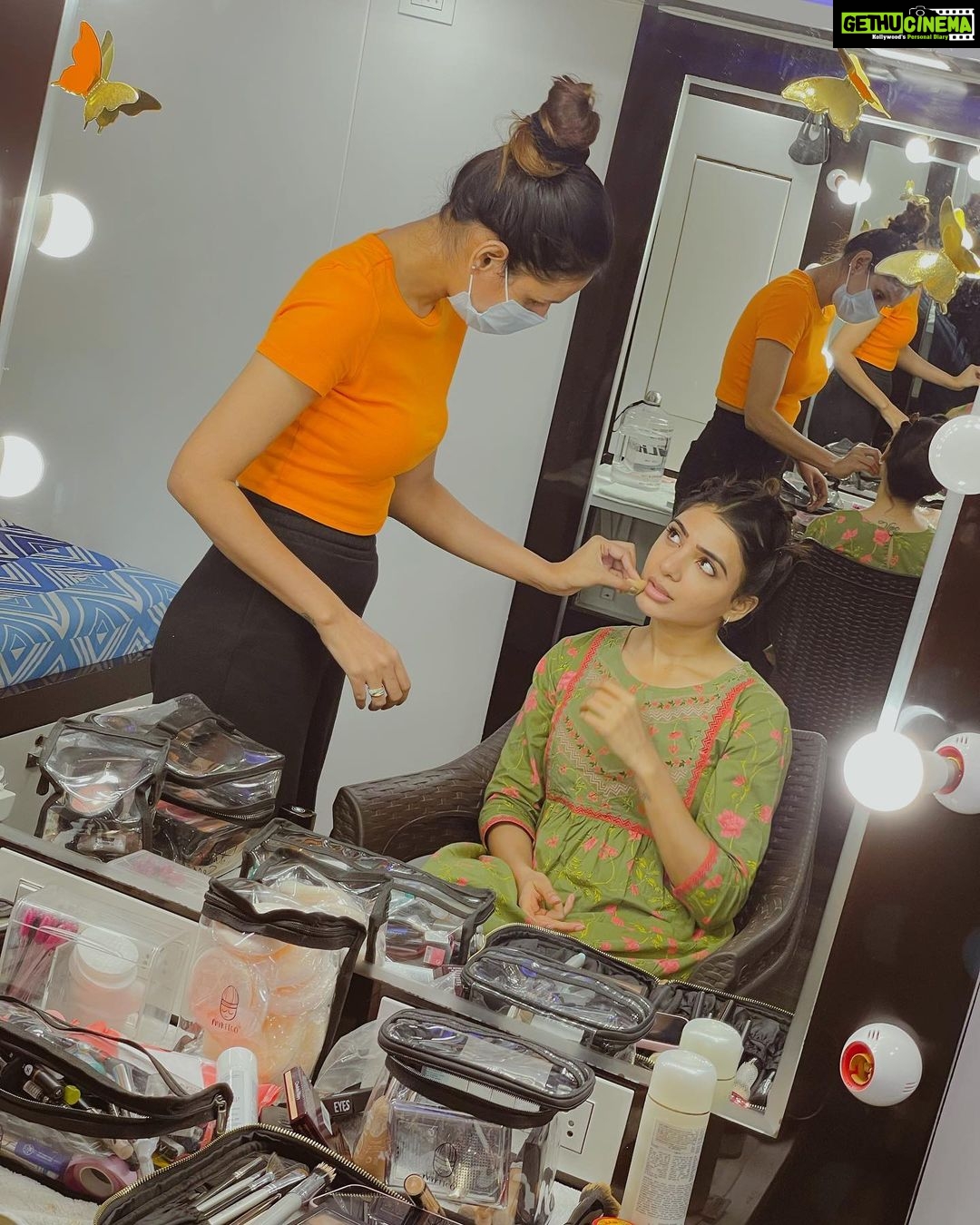 Samantha Instagram - The caravan life πΏπ₯ @sadhnasingh1 Always a @saaki.world girl πΈ