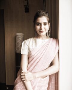 Samantha Instagram - I am nicer when I wear pretty things