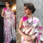 Samantha Instagram - #thesareegirl #weaveoflove #indiantextiles #forever❤️
