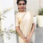 Samantha Instagram - My love affair with the saree . @shilpareddyofficial when I get the friend and the fabulous designer 😁 #stylelovers #simpleistherule