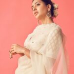 Samantha Instagram - ఈ ఉగాది మనలోని చేదు ను నివారించి, సంతోషాన్ని పంచుదాం మీకు మీ కుటుంబ సభ్యులకు ఉగాది శుభాకాంక్షలు🌸🌿
