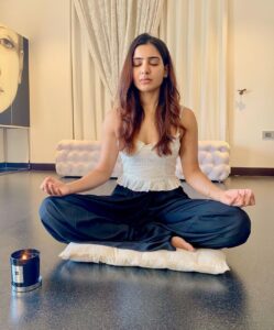Samantha Instagram - Today i begin my 48 days of the Isha kriya journey.. I invite you to join me ... Isha kriya brings health , prosperity and well-being . It is a powerful tool to cope .. and is meant to empower us to live life to our fullest potential .. link in bio .. it is a free guided meditation.. I wish you peace 🤗