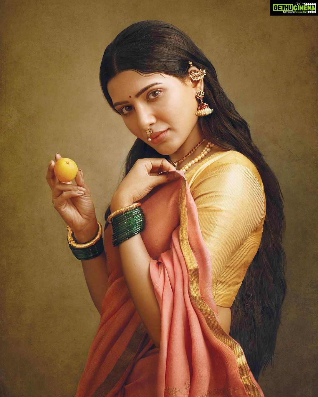 Samantha Instagram - Always the best working with you @venketramg 🤗... recreating Ravi varmas work for NAAM. So glad I could be a part of this meaningful project .. Thankyou @suhasinihasan ...#naamct #gvenketram #gvenketramphotography M&H @sadhnasingh1 @koduruamarnath