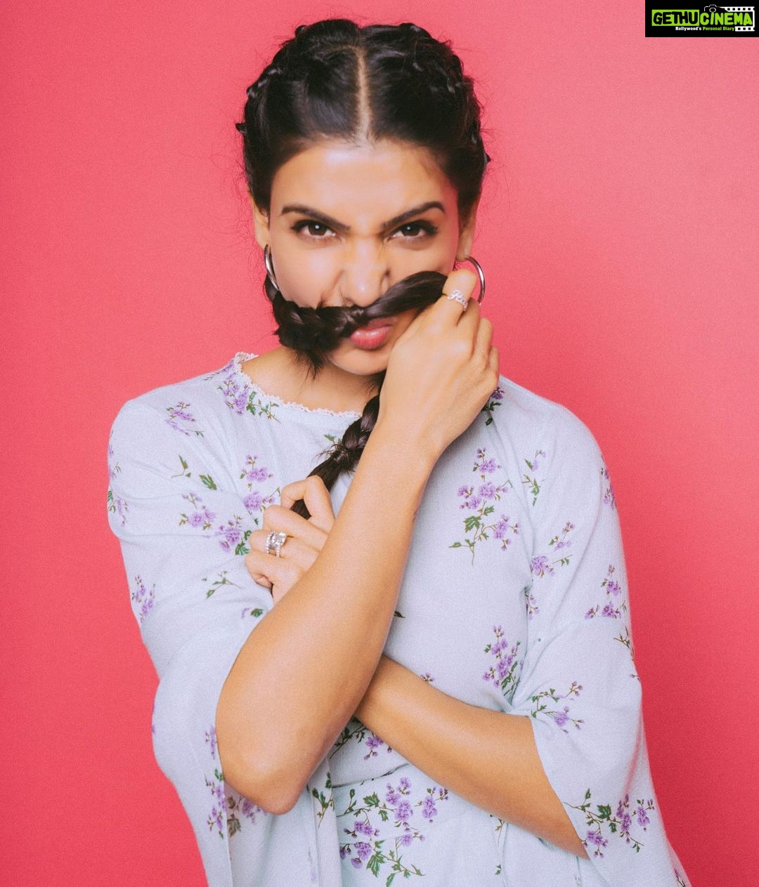 Samantha Instagram - ‘BABY’ is an emossssooooonnnn... #ohbaby releasing July 5th .. @nandureddyy .. I grew up without grandparents so my director took me to an old age home.. I met the most wonderful people . Their stories stayed with me through the shooting of the film .. it surprised me how childlike they were .. I put all that my mind could absorb into ‘Bebakka’ . Will watch the movie on the first day with them and hope that they approve of me 😁😁