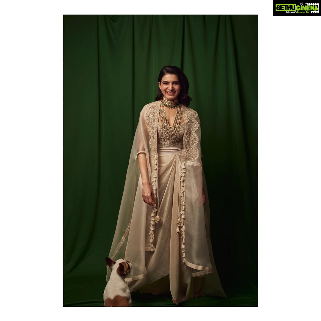 Samantha Instagram - What’s so funny ? ? Look at meeee womannnn ... ❤️❤️❤️ Hash akkineni .. #chroniclesofbeingcute @anamikakhanna.in Thankyou for this lovely outfit ❤️ @jukalker ..the most gorgeous jewellery @kishandasjewellery M&H @tokala.ravi @chakrapu.madhu 📸 @akshay.rao.photography