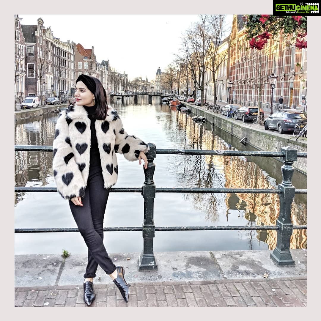Samantha Instagram - Ready for 2019 #fauxfur Amsterdam, Netherlands