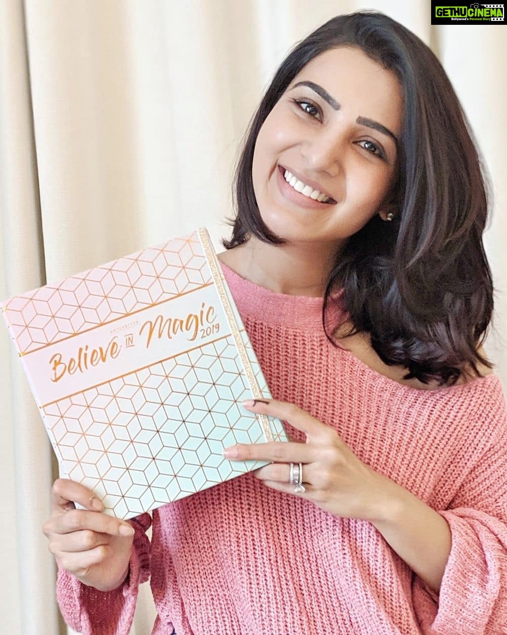 Samantha Instagram - Those of you who know me, know I love stationery and love @artchetypestudio. Last year I gave all my friends Cubo planners for Christmas. So this year I thought, why not give you guys a little surprise .. I want to GIFT 50 of you my favourite planner from @artchetypestudio.. As we begin the New year, instead of focussing on everything that’s not going right for us let’s try focussing on what is going to make us happy and positive ... My top 3 priorities for 2019 for a happier and more positive year would be - 1) Being grateful 2) More empathetic and 3) Making peace with green leafy vegetables .. What are your top 3 goals for the New year? My favourite 50 answers will get this beautiful planner from me 😊. So start writing your top 3 priorities for a happier 2019 below in comments. Let's plan to make the New Year a happy one. Results will be announced on Monday and 50 of you will be alerted in your inbox that you have won 😊. #make2019happy
