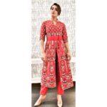 Samantha Instagram - For the #zeeteluguhd launch . Styled by my cutie @pallavi_85 . In @anitadongre ❤️❤️❤️ M&H @tokala.ravi @chakrapu.madhu