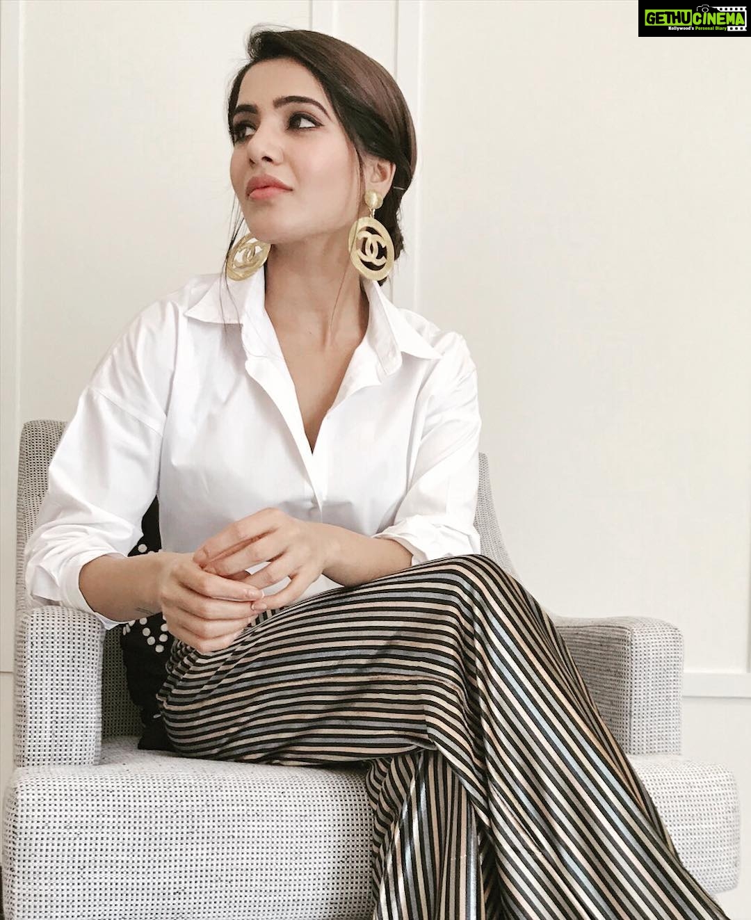Samantha Instagram - These @chanelofficial earrings though 😍😍😍 @stylebyami #Maaza #understated #mood