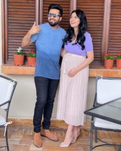Sarah Khan Instagram - Eid Mubarak 💕🤰🏻✨🦄 

@falakshabir1