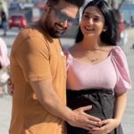 Sarah Khan Instagram - “It is he who forms you in the wombs AS HE WILLS, there is no god but he: THE ALL-MIGHTY THE ALL WISE” - Quran|Al imran 3:6 ALHAMDULLILAH we’re expecting our first child. Remember us in your prayers. MASHALLAH 💕