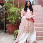 Sarah Khan Instagram - Loving this artfully curated ensemble by ILAHA from their Luxury Lawn Collection'21. Rendered in a soft rose pink color, and accented by hues of plum and mint embroidery, this fabulous chic design is sure to take anyone's style game to the next level! 👗: @ilaha_pk 💄 @shaheen.h786 📸 @asadsyed4 @djmaq