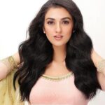 Sarah Khan Instagram - @garnierpakistan 📸 @abidsalim makeup @ikramgoharofficial Hair @ondertiryaki