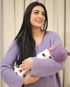 Sarah Khan Instagram - I’m proud of many things in life but nothing beats being a mother 💕 mama loves you little munchkin 

📸 @abdulsamadzia