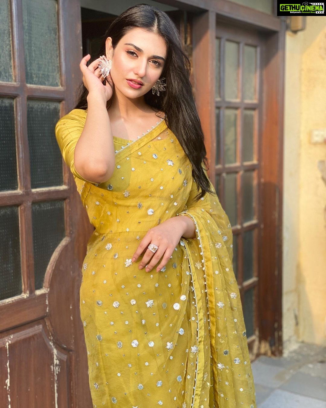 Sarah Khan Instagram - @minaahilumar 💕✨ Karachi, Pakistan