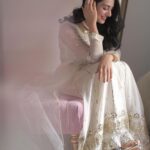 Sarah Khan Instagram - ♥️ @abdulsamadzia @imranaslammua @aghanoorofficial Karachi, Pakistan