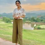 Sarah Khan Instagram - #Sabaat #Miraal Wearing : Splash @ak.galleria 👠 @sapphirepakistan Islamabad اسلام آباد