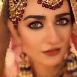 Sarah Khan Instagram - عید مبارک! ✨ Hair and Makeup @imranaslammua Jewellery @hamnaamirjewelry 📸 @abdulsamadzia Karachi کراچی , Pakistan