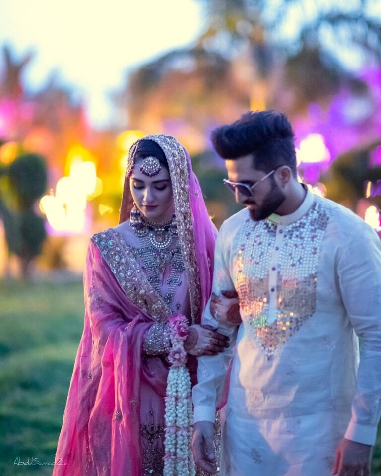 Sarah Khan Instagram - “And we created you in pairs” Quran - 78:8 Event planner @aishazafaruk Karachi - The City of Lights
