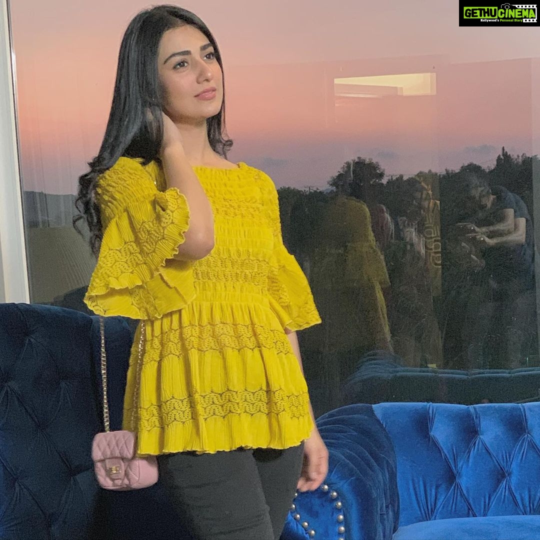 Sarah Khan Instagram - #Sabaat #Miraal Styled by @sanya.sohail