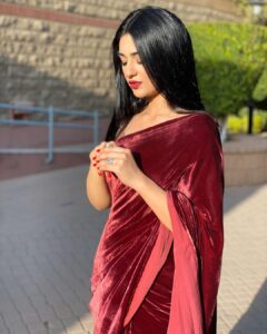 Sarah Khan Instagram - ☀️ #Gulbano Saree @meeras.ns Karachi, Pakistan