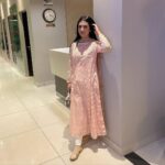 Sarah Khan Instagram - Wearing @mariabofficial Khussas @dazzlebysarah 💕