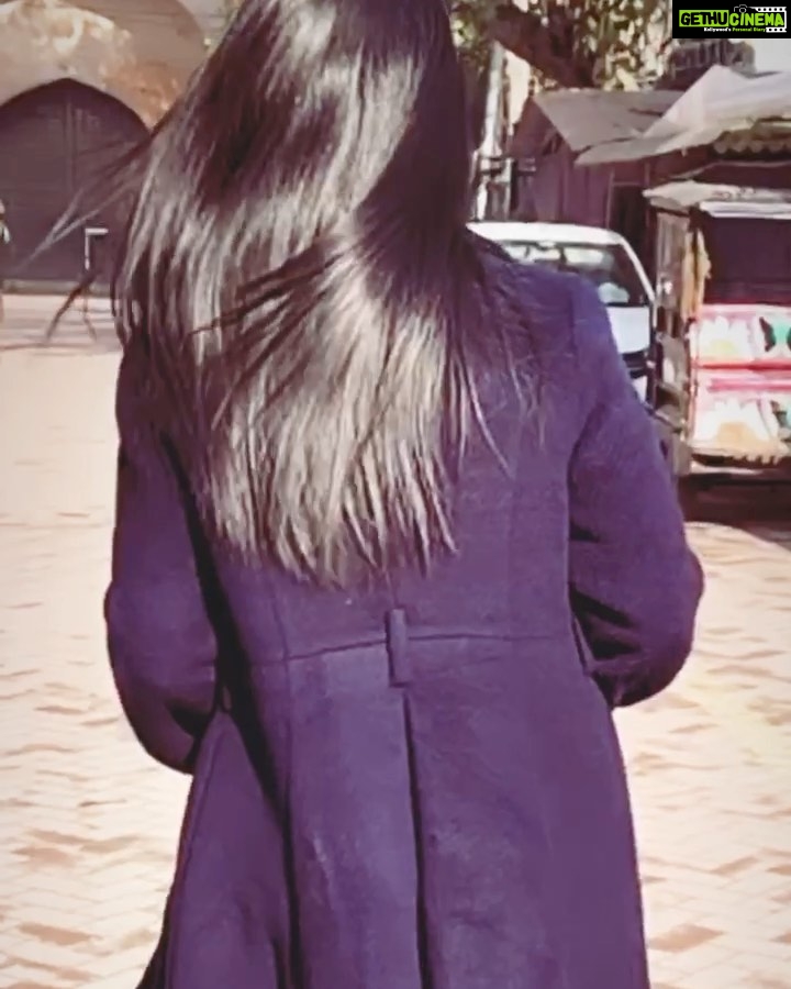 Sarah Khan Instagram - Maturity is learning to walk away from people and situations that threaten your peace of mind, self-respect, values, morals or self worth. ⭐️ Shahi Qila