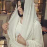 Sarah Khan Instagram - “There’s a voice that doesn’t use words. Listen” -Rumi Karachi, Pakistan